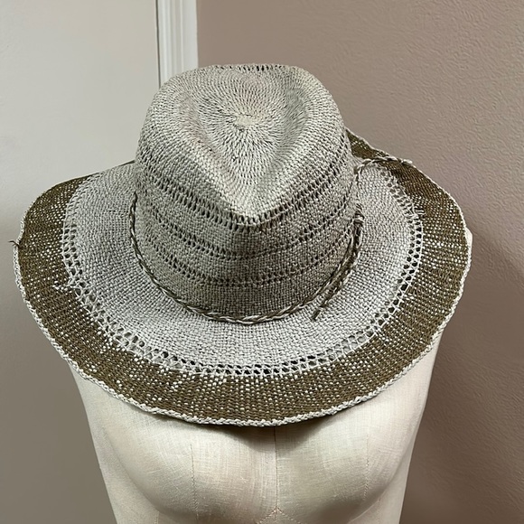 AMERICAN Eagle Outfitters 100% Paper Hat - Picture 3 of 15